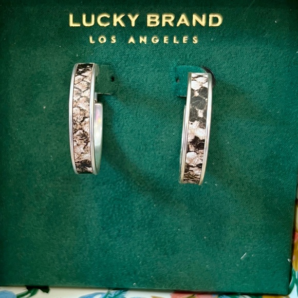 Lucky Brand 🎁Snakeskin Silver Hoops New in Box 🎁 Gift Ready - Picture 6 of 7